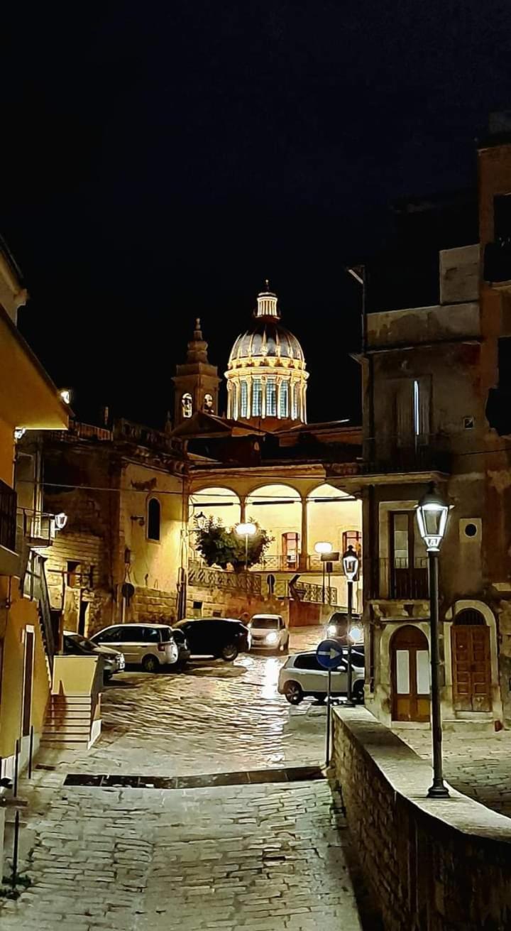 Hotel Filuvespri Comiso Exterior foto